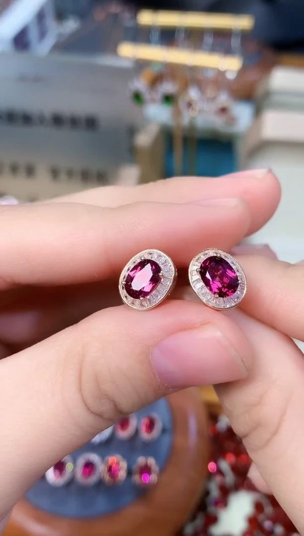 【闪购商品】石榴石耳钉银S925镶嵌天然镁铝