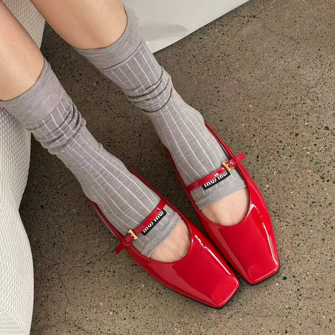 诗歌兰女鞋2025年新款真皮时尚一字扣带休闲玛丽珍小皮鞋3610-33