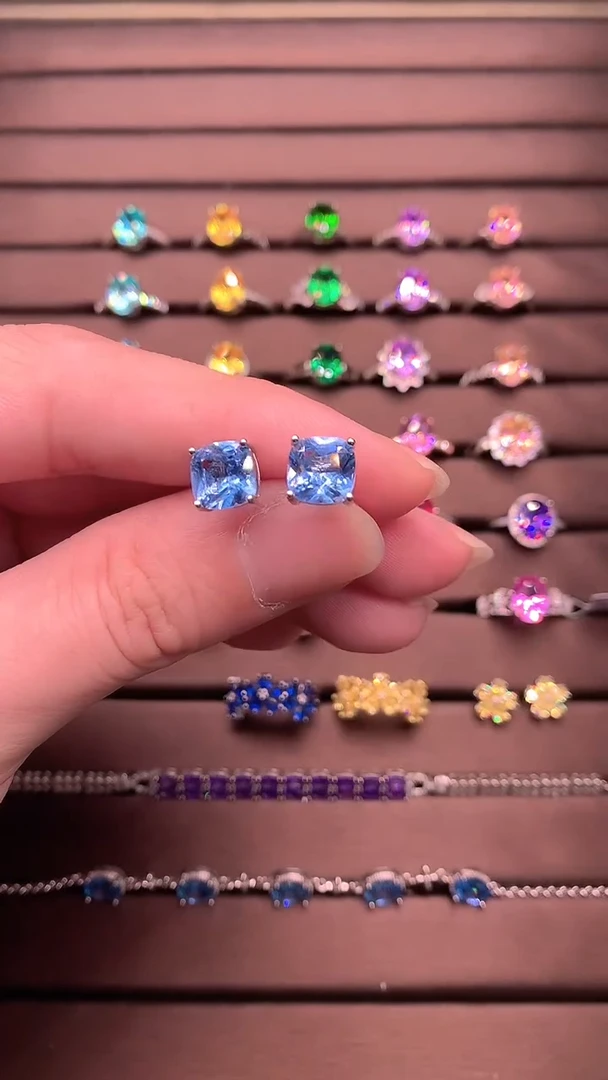 海蓝宝石耳饰银S925镶嵌········