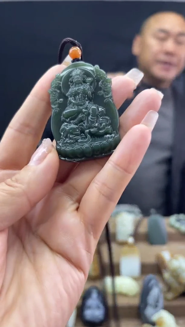 颈饰未镶嵌和田玉1