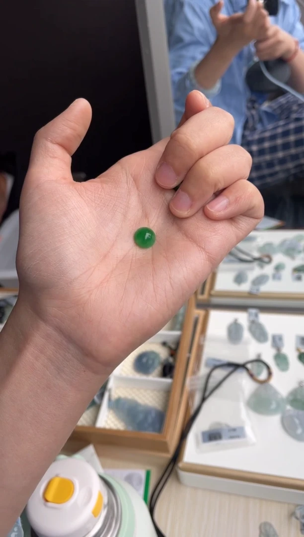 吊坠(不含链)未镶嵌翡翠书*脩天然缅甸A货翡翠