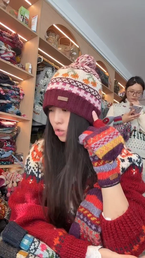 羊毛粉紫樱桃帽