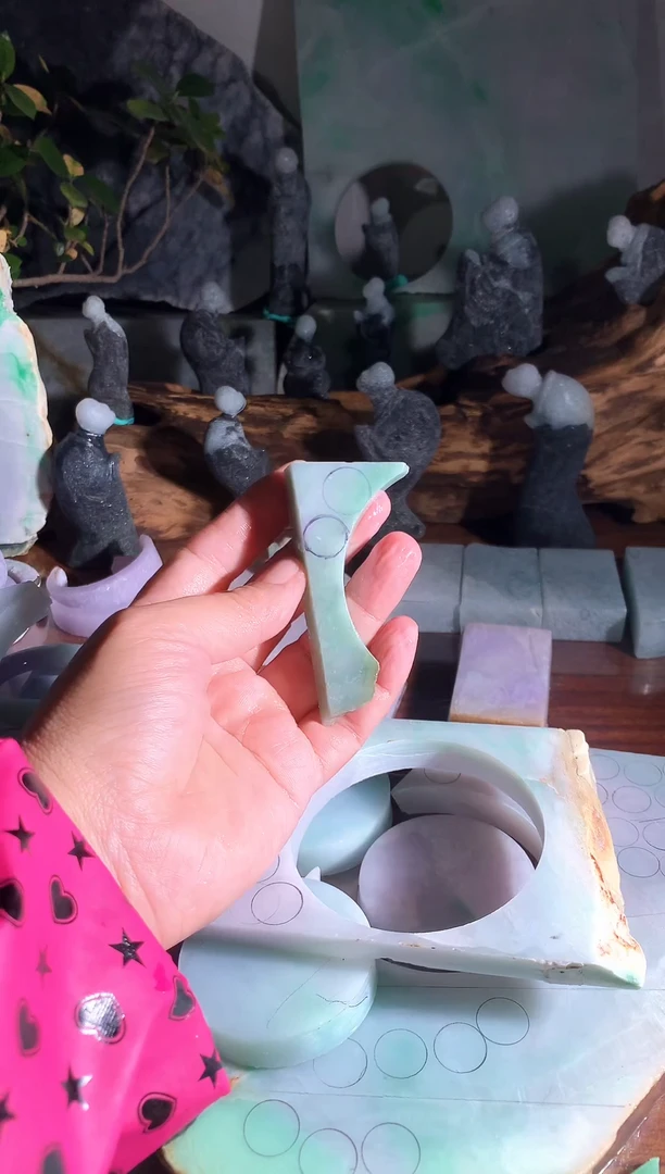 【闪购商品】翡翠吊坠(不含链)未镶嵌E65