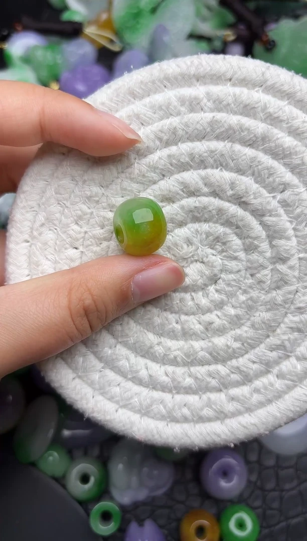 颈饰未镶嵌翡翠缅甸翡翠吊坠