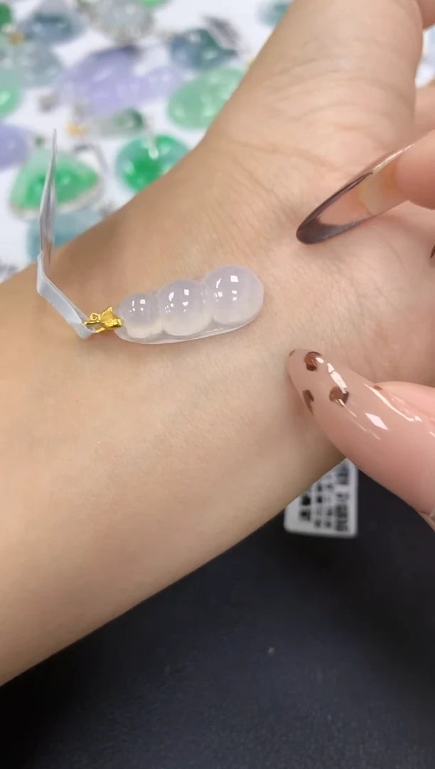 颈饰18K金镶嵌翡翠a货假一赔三支持复检百元上9元证书费自理