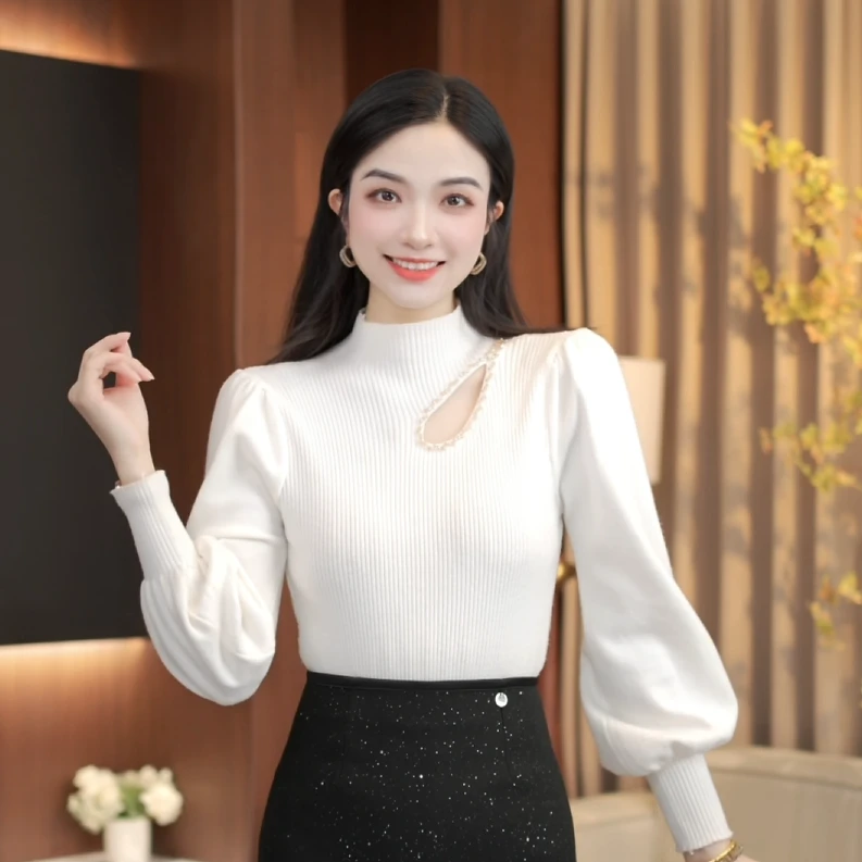2024秋冬新款镂空钉珠半高领针织打底衫女修身显瘦泡泡袖百搭上衣