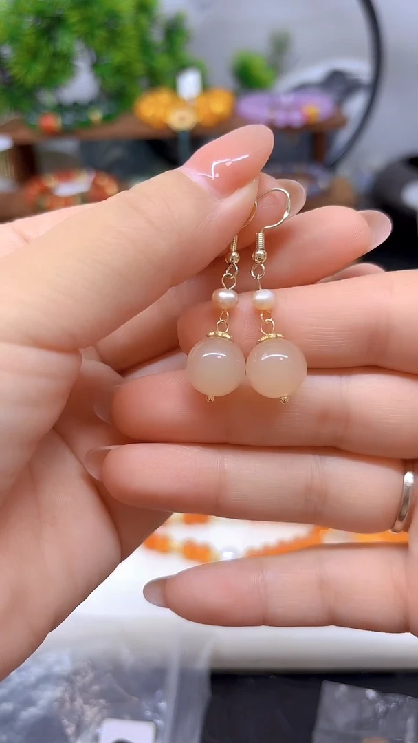 14K金镶嵌和田玉耳饰E816