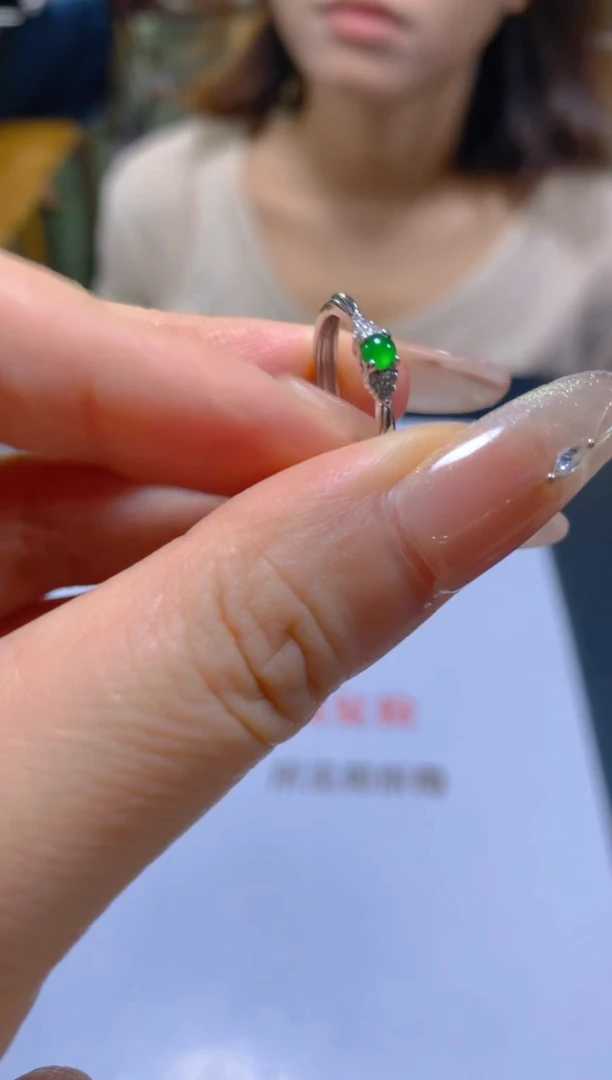 未镶嵌戒指翡翠多样性发一