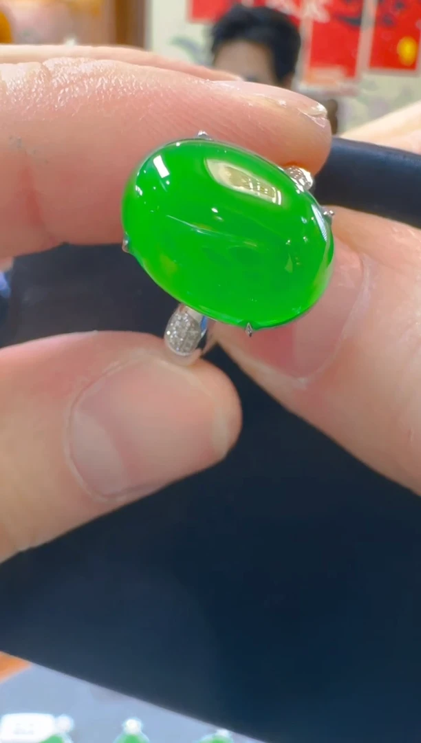 18K金镶嵌戒指翡翠天然A货翡翠
