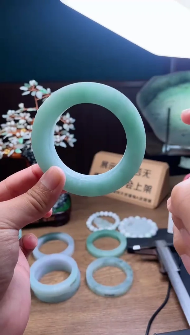 【闪购商品】定制翡翠手镯未镶嵌定制