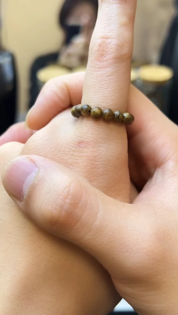 沉香手串莺歌绿绮楠戒指可做跑环