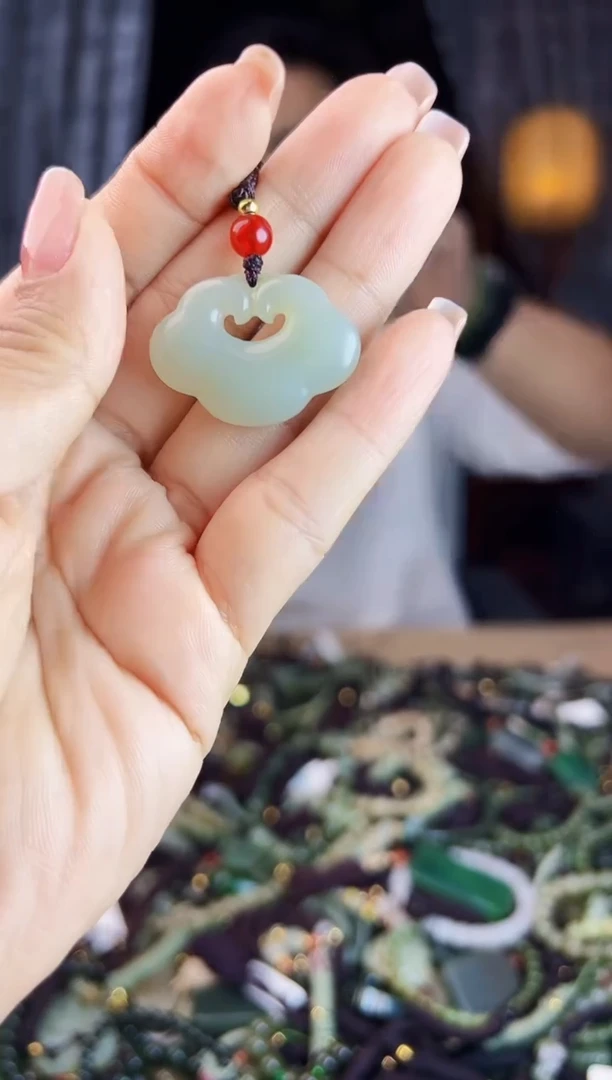 未镶嵌和田玉挂件1