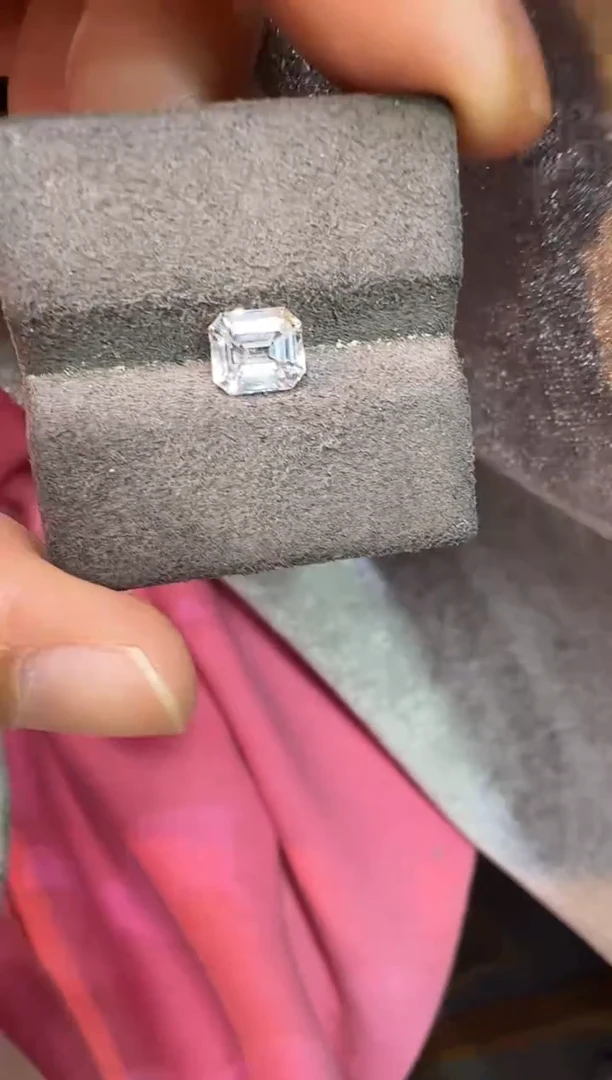 未镶嵌定制定制蓝宝石天然无烧白色国际证书1.55克拉