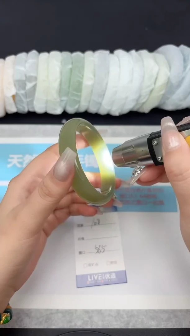 未镶嵌手镯石英质玉108/5859