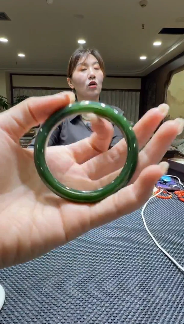 颈饰未镶嵌和田玉手镯53