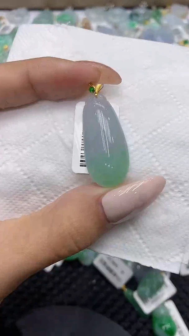 颈饰18K金镶嵌翡翠111111111111