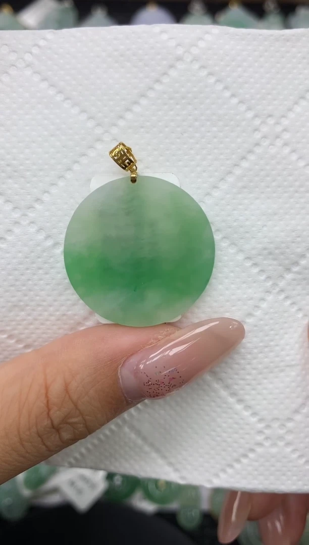 颈饰18K金镶嵌翡翠1111111111