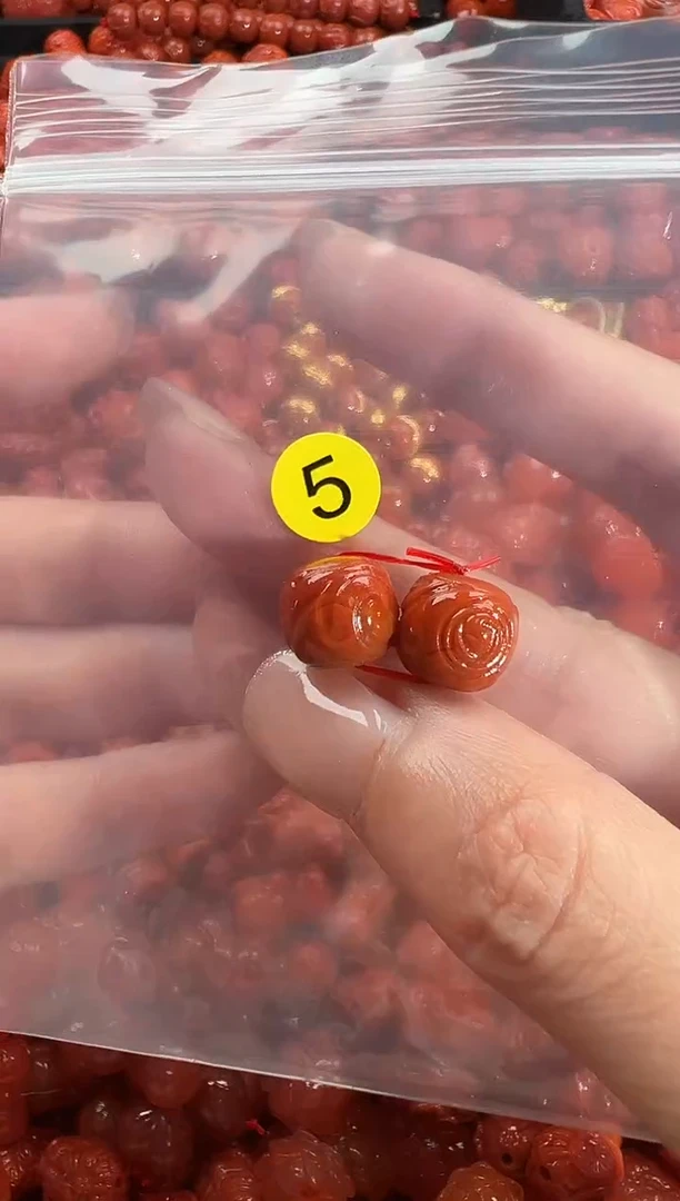 颈饰未镶嵌南红玛瑙1