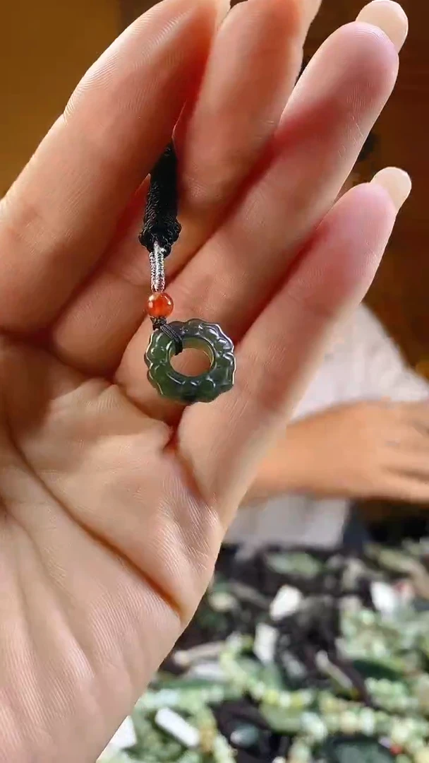 和田玉未镶嵌颈饰多样性发货，拍一发一