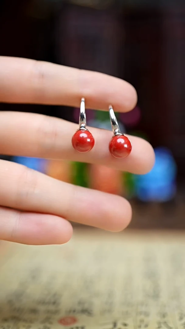 刺绣黔东南苗族刺绣朱砂耳钩