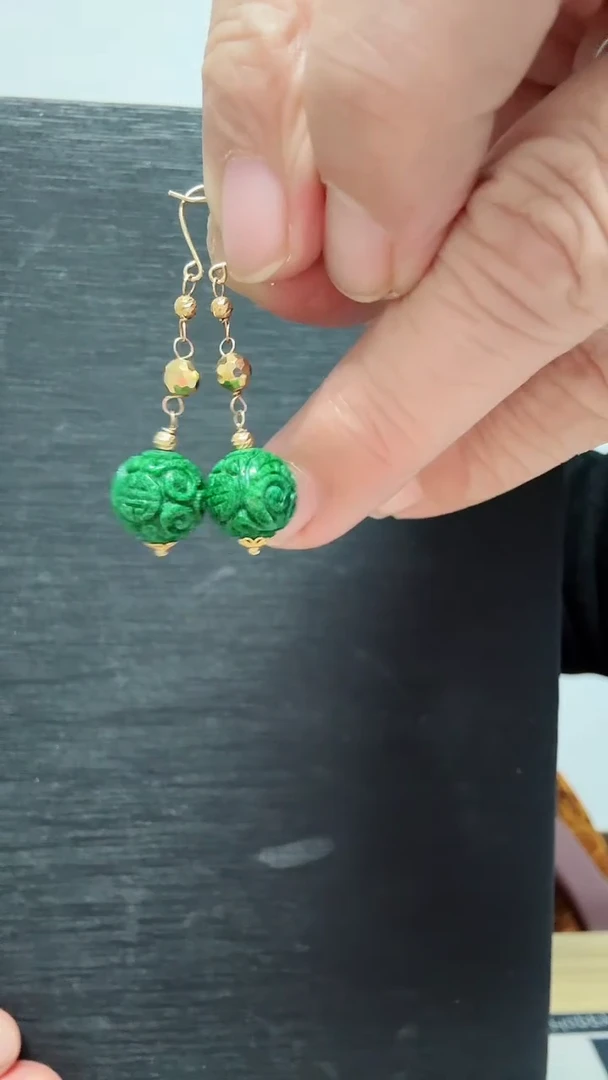 18K金镶嵌翡翠耳饰耳饰