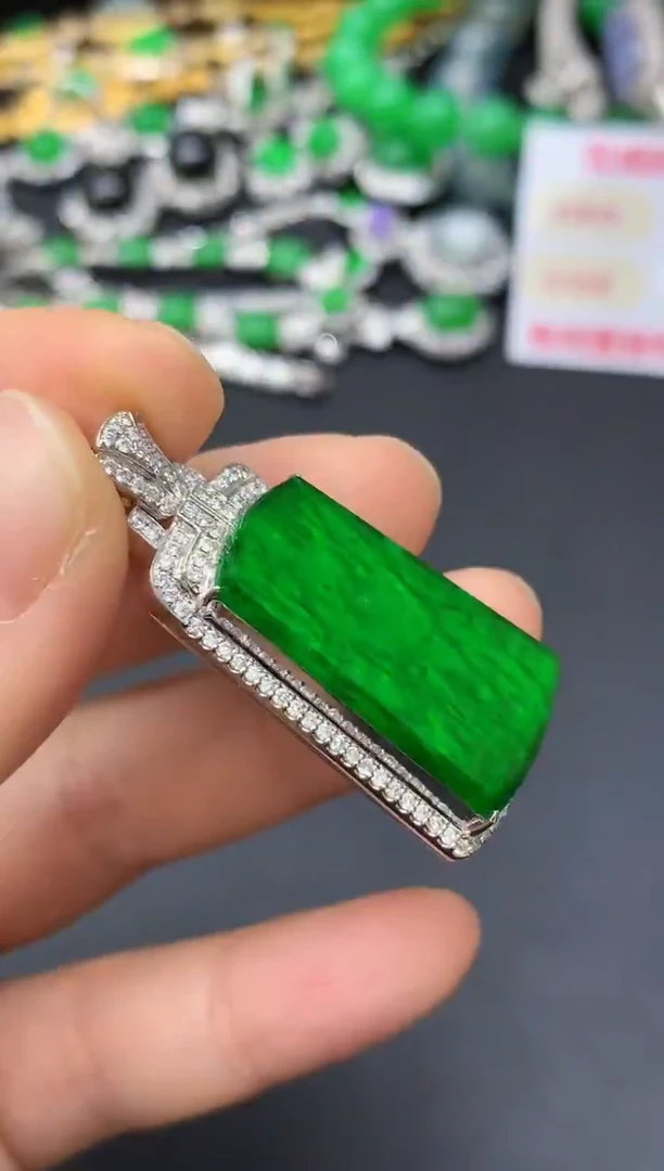 颈饰18K金镶嵌翡翠269-中国好珍宝