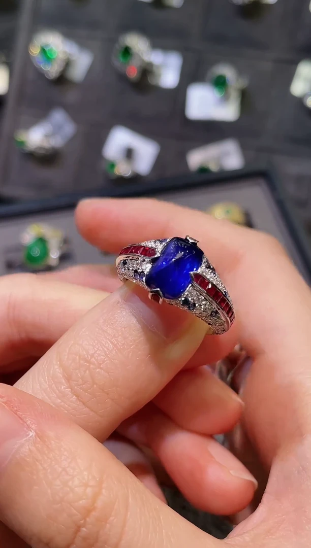 【闪购商品】蓝宝石戒指18K金镶嵌3.16ct