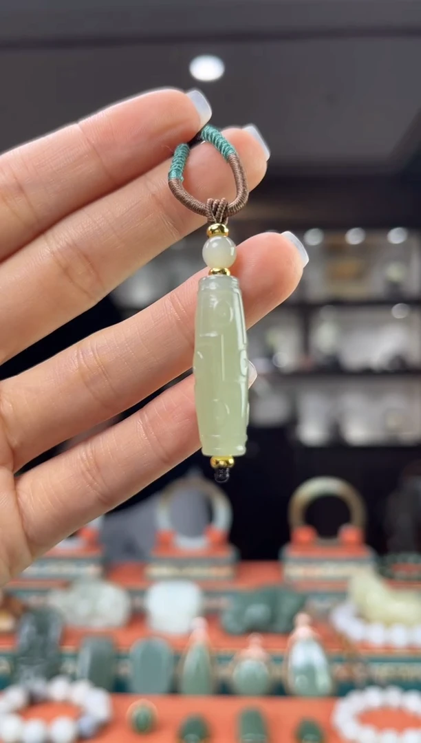 和田玉未镶嵌颈饰佩佩