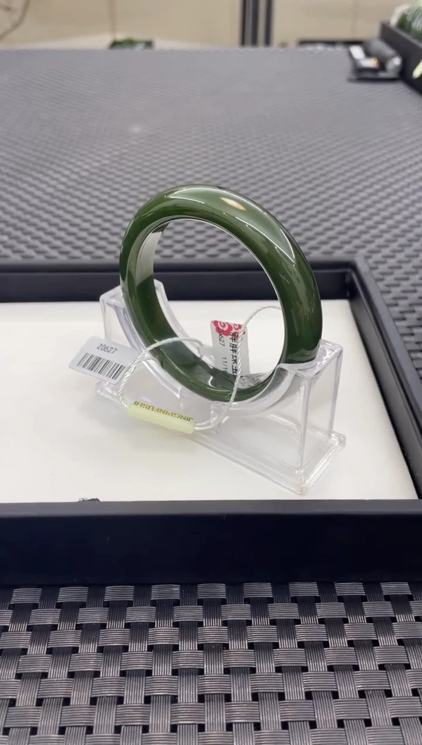 未镶嵌手镯和田玉美***：一条58+微矿点（多样性发一件）Z0627