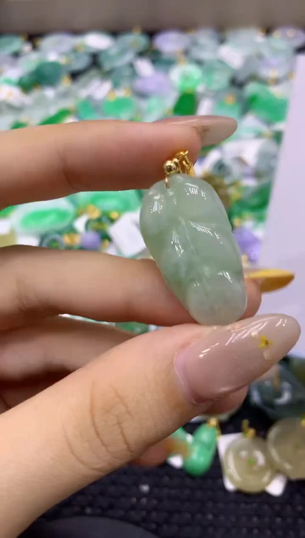 颈饰未镶嵌翡翠天然缅甸翡翠A货