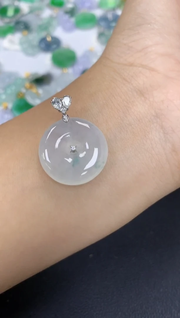 颈饰18K金镶嵌翡翠a货假一赔三支持复检百元上9元证书费自理