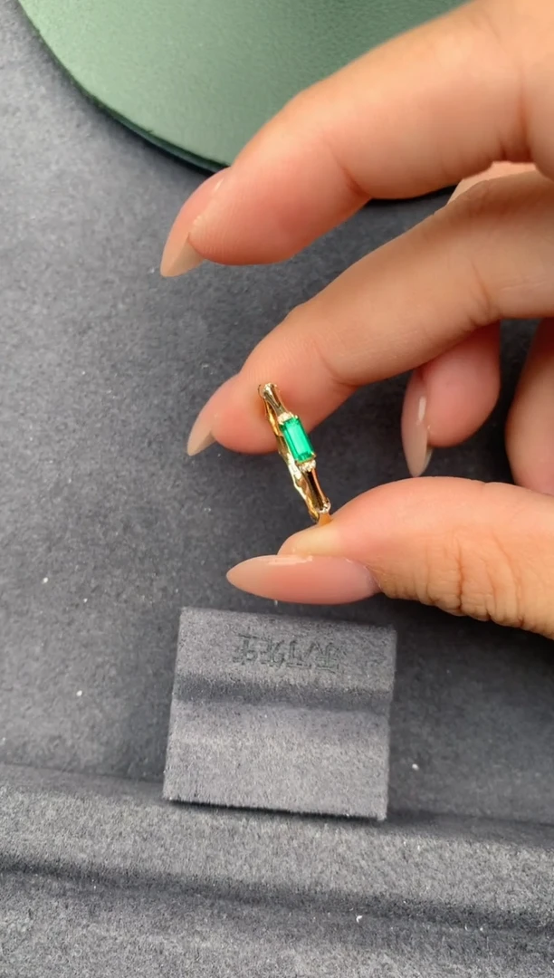 18K金镶嵌戒指祖母绿0.22ct祖母绿  定制   FD