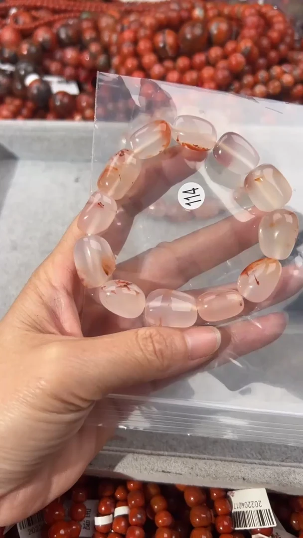 南红玛瑙手串未镶嵌1