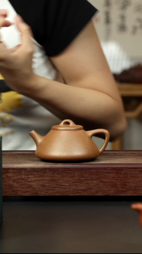 紫砂茶壶桃花泥 大子冶石瓢 土黄色