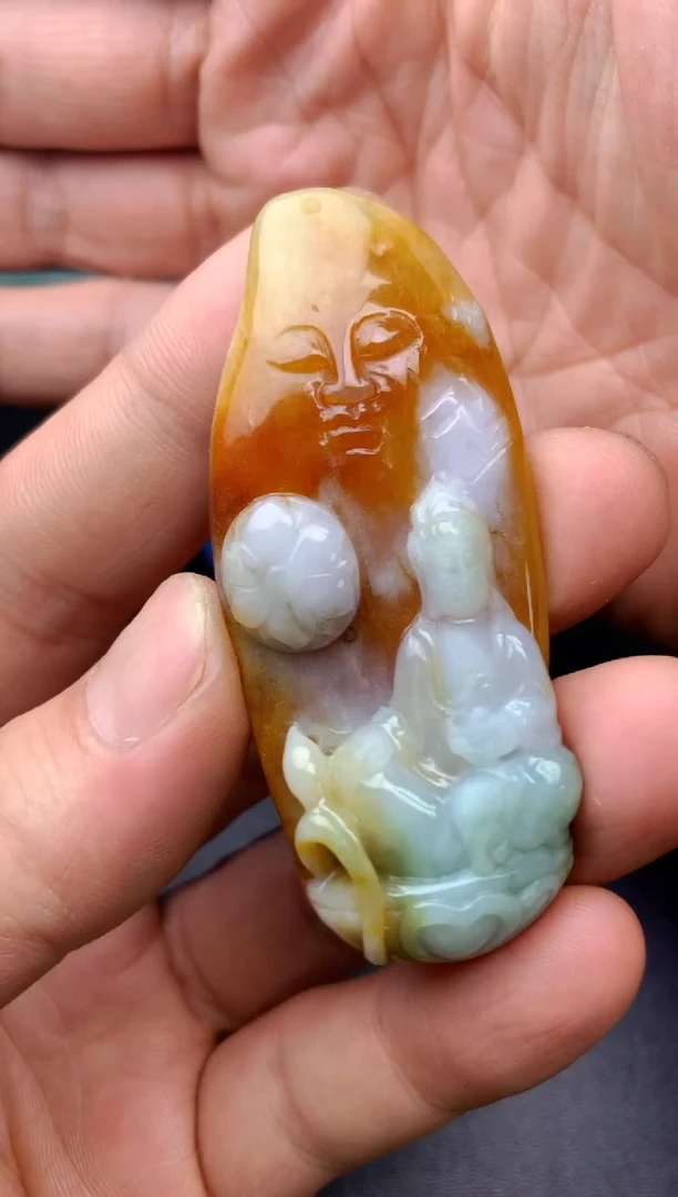 颈饰未镶嵌翡翠观音