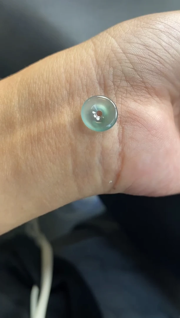 颈饰未镶嵌翡翠冰种平安扣