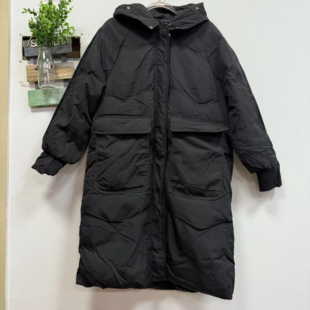 黑色长款大口袋针织袖口气质羽绒服