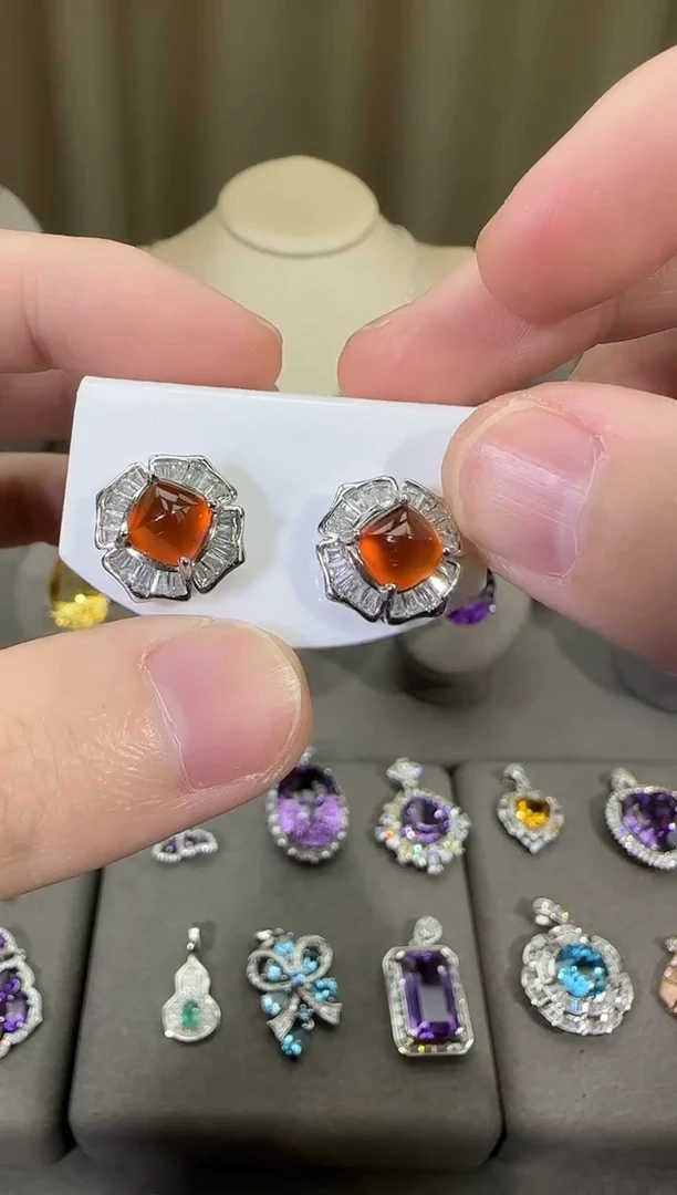 银S925镶嵌耳饰石榴石（芬达石）9mm耳钉糖塔设计款