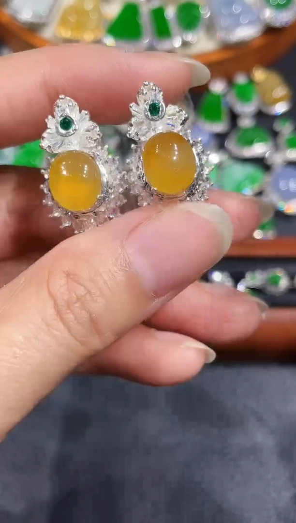 未镶嵌翡翠耳饰蛋面