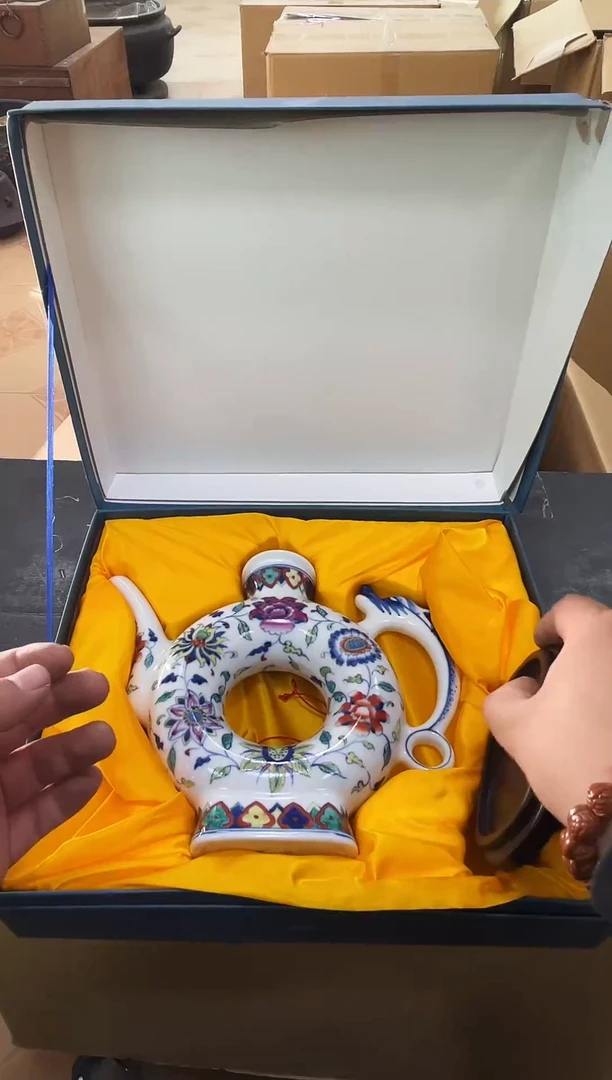 壶如图所示 阁集工艺品