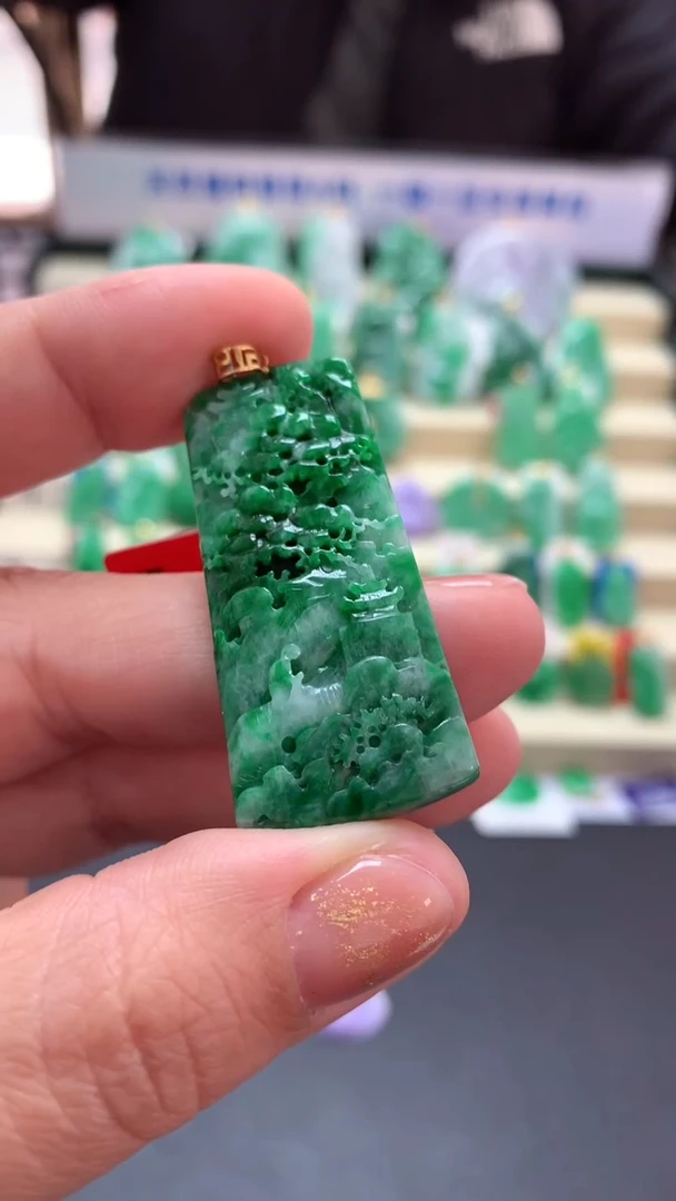 【闪购商品】翡翠吊坠(不含链)18K金镶嵌挂件