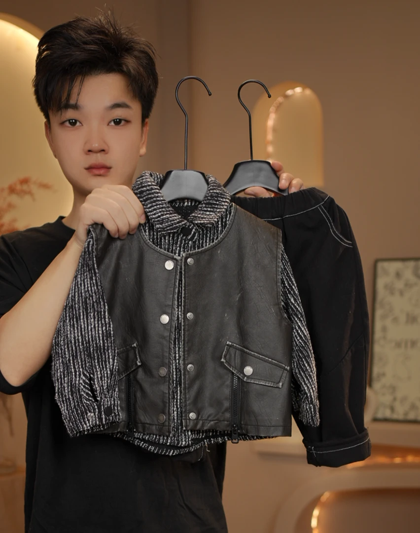 儿童新款时尚休闲洋气秋季新款设计款中小童三件套套装25A005