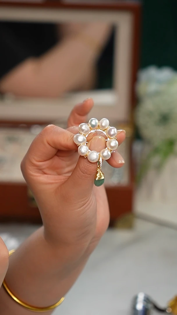 合金淡水珍珠胸饰胸针