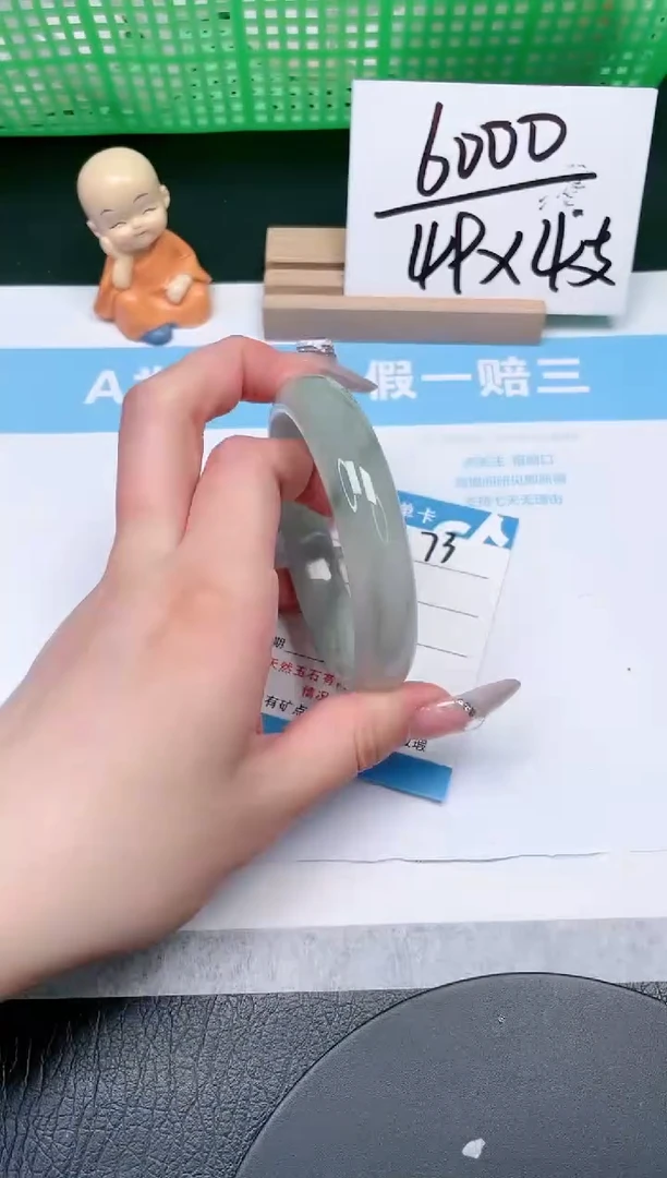 【闪购商品】石英质玉手镯未镶嵌73-62