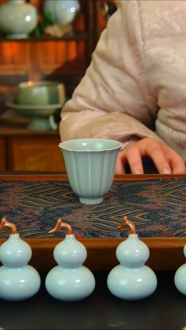 瓷片仿古花口杯微瑕