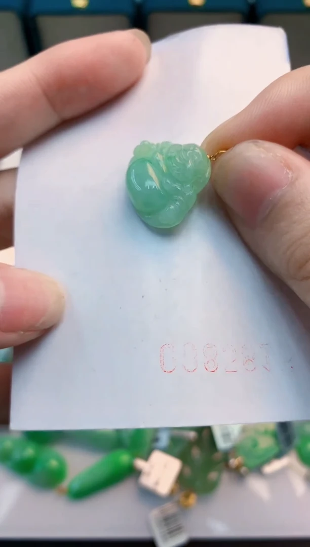 翡翠18K金镶嵌吊坠(不含链)1