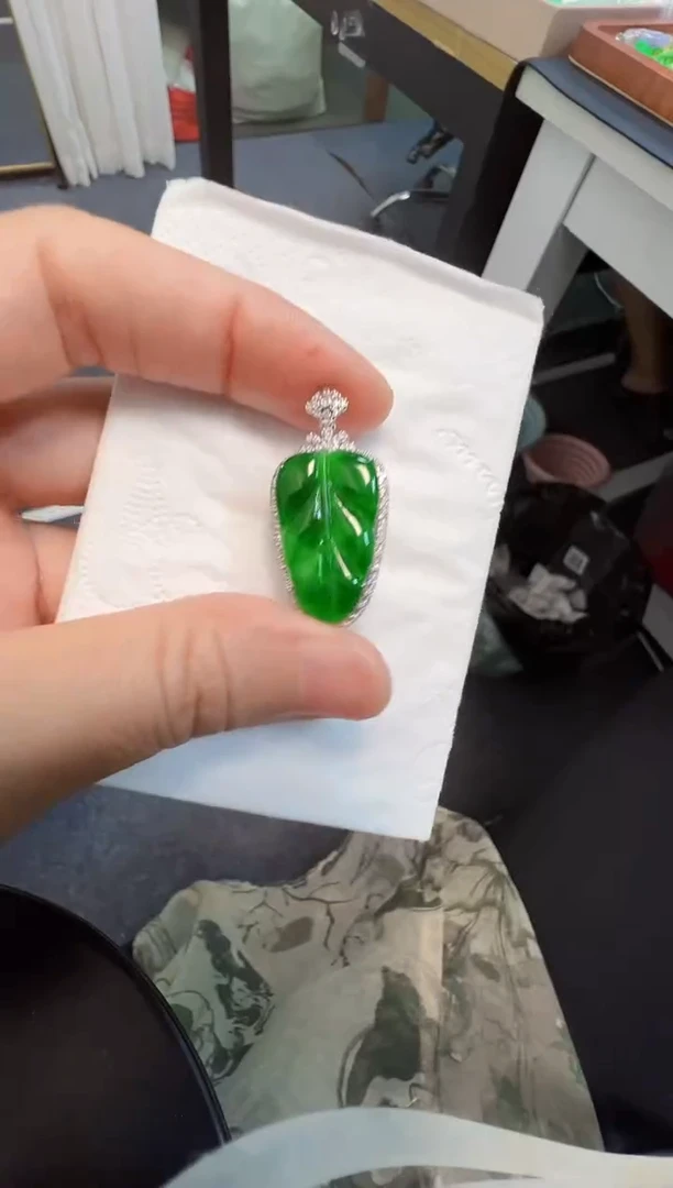 吊坠(不含链)18K金镶嵌翡翠5800