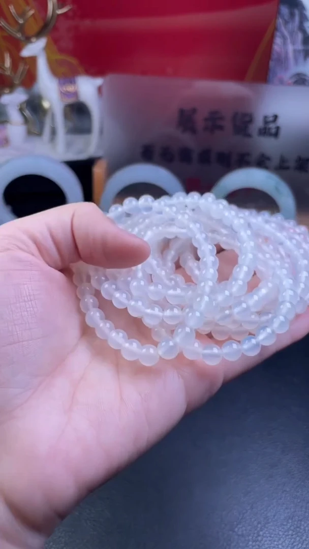 未镶嵌手串玛瑙/玉髓梦****持玛瑙手串随机发其一