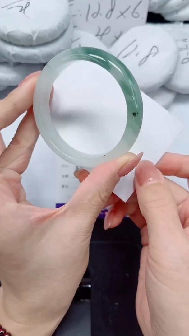 未镶嵌手镯石英质玉143-56