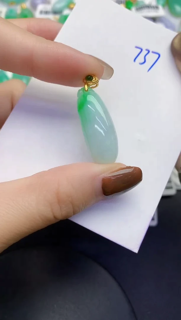 颈饰未镶嵌翡翠缅甸天然翡翠A货